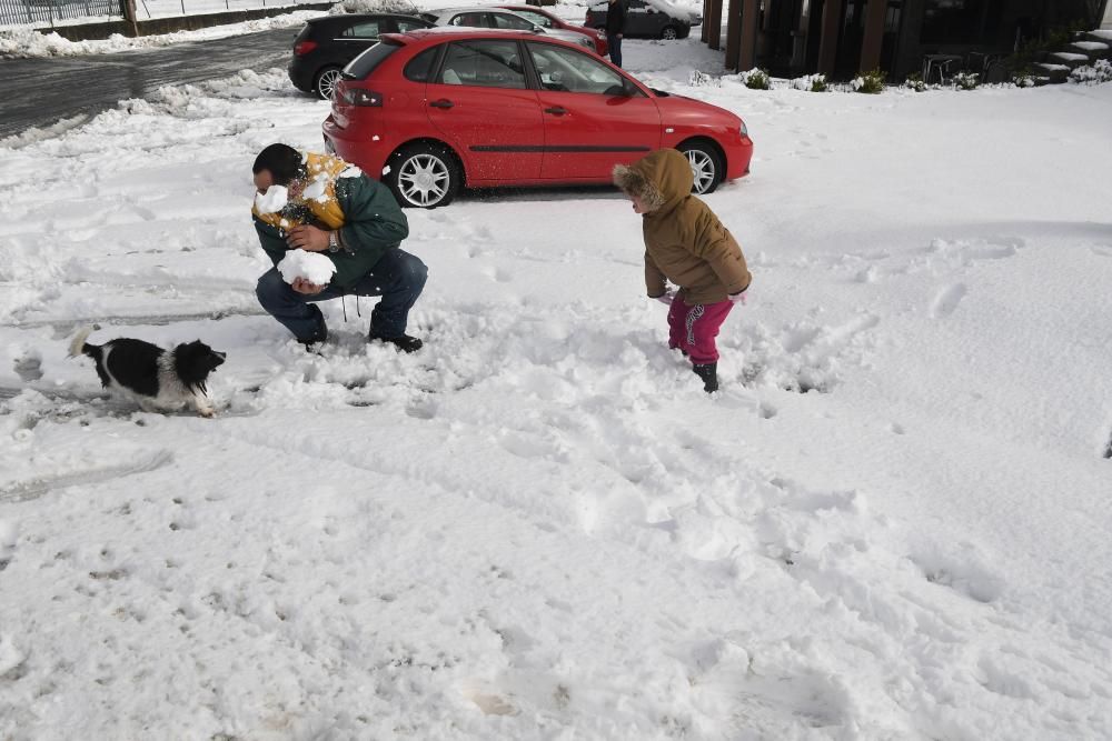 La nieve llega a la montaña de A Coruña