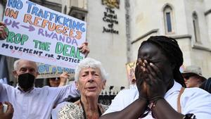 Protestas en Londres en contra de las deportaciones de inmigrantes a Ruanda