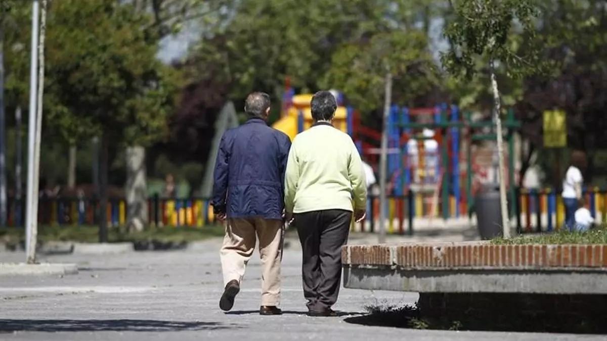 Persones grans en una imatge d'arxiu