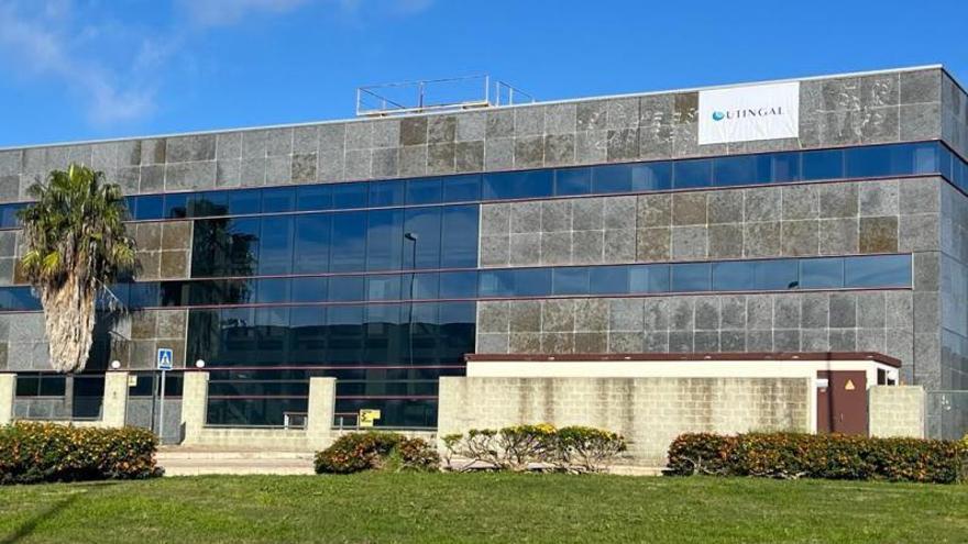 Fachada de la nueva sede de Utingal en el Parque Tecnobahía del Puerto de Santa María (Cádiz).