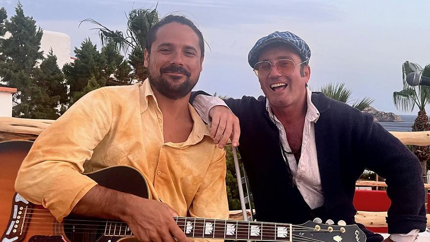 Conner Reeves y Serafín Ali, en el escenario de Petunia Ibiza
