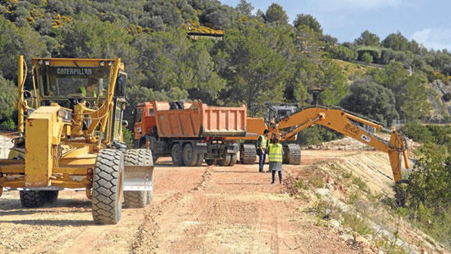 Las obras, que empezaron este lunes, continuaban ayer a buen ritmo.