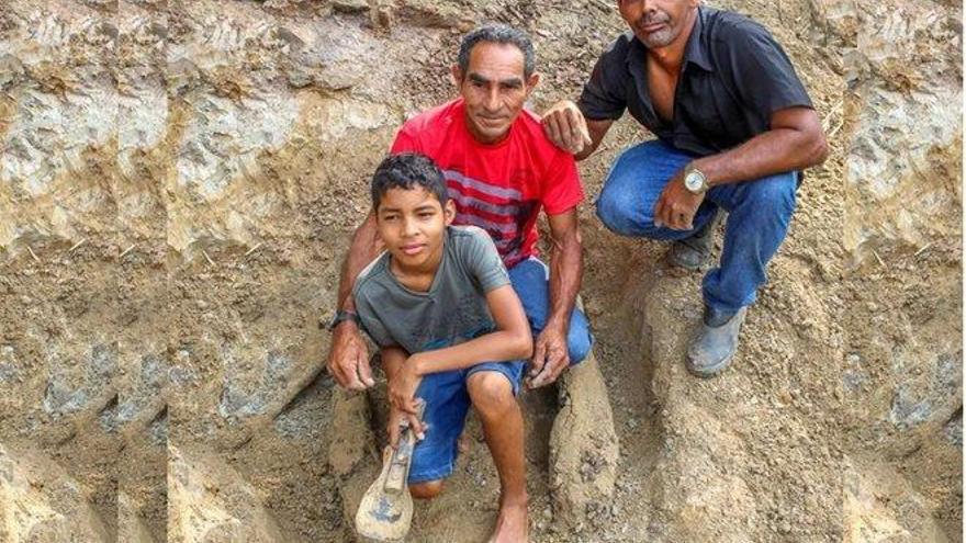 Un niño descubre un fósil de cocodrilo prehistórico en la Amazonía brasileña