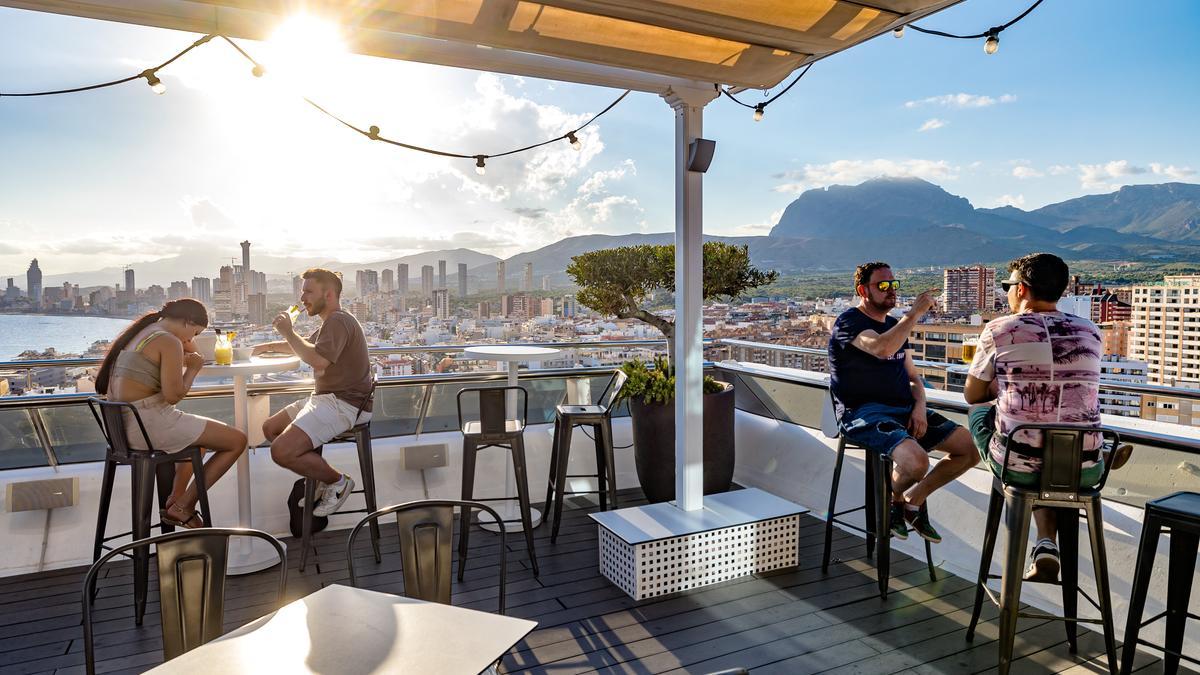 La terraza del hotel Madeira de Benidorm, una de las primeras en abrir.