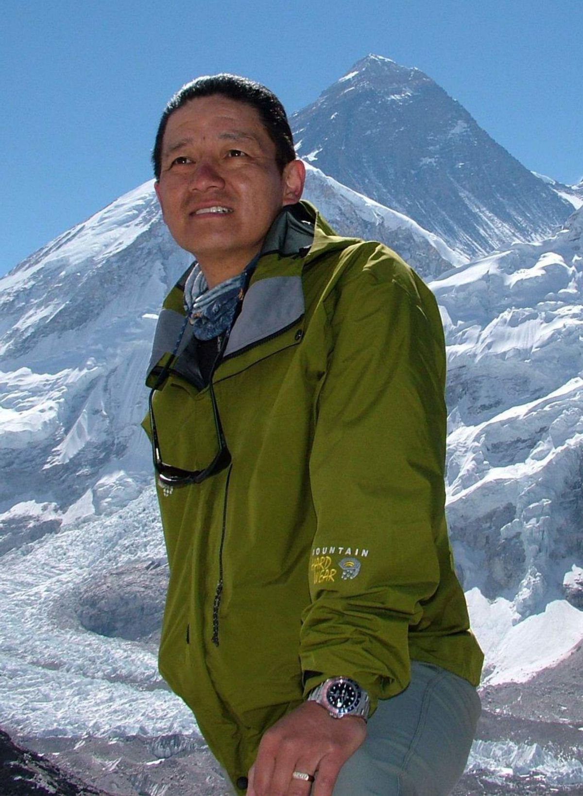 Jamling Tenzing Norgay: "La muntanya és sagrada; cal pujar-la sense arrogància" Jamling Tenzing Norgay: "La muntanya és sagrada; cal pujar-la sense arrogància"