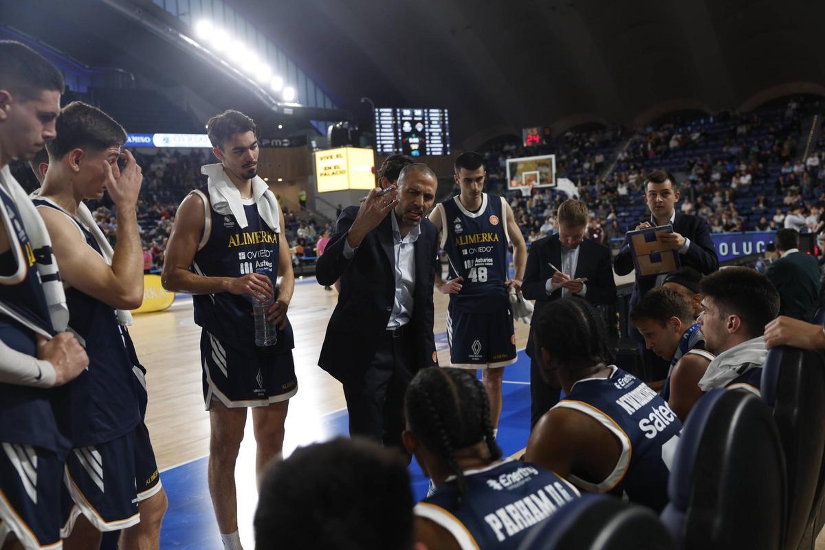 Las imágenes de la victoria del Alimerka Oviedo Baloncesto que le mete el play-off de ascenso a la ACB Las imágenes de la victoria del Alimerka Oviedo Baloncesto que le mete el play-off de ascenso a la ACB