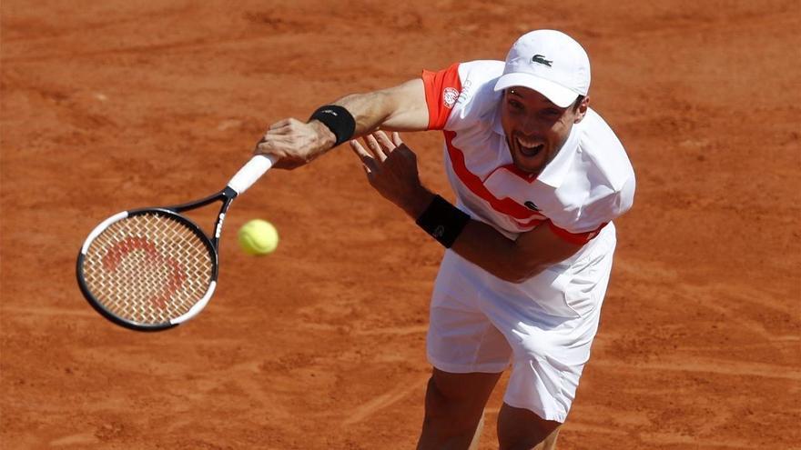 Bautista cae y deja solo a Nadal en Roland Garros