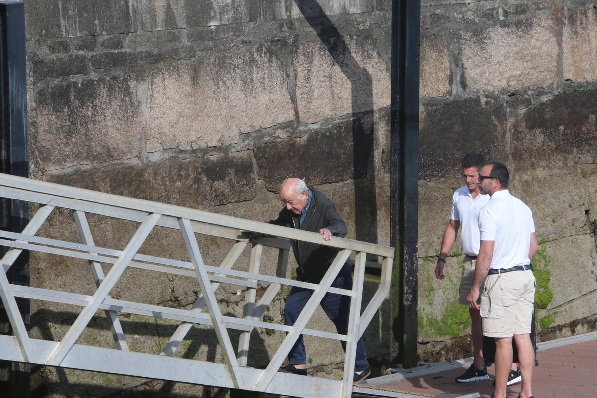 El empresario pasó su primer fin de semana de adelanto del verano a bordo de su yate «Valoria B»