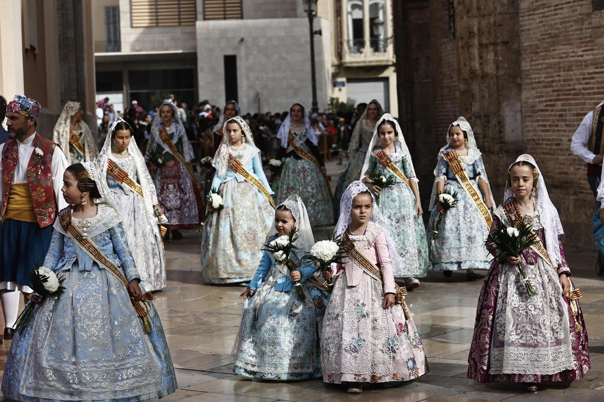 Ofrenda 18 de marzo. Calle de la Paz (16-17 horas)