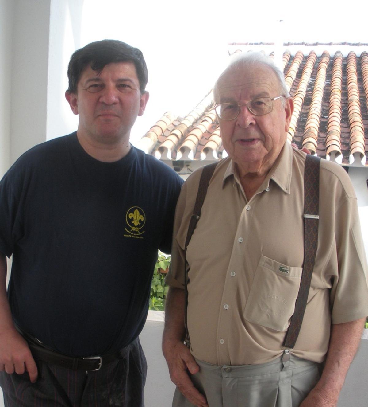 José Suárez con el gran experto filatélico malagueño Félix Gómez-Guillamón Malaver, fallecido en 2021, al que en esta 61 edición homenajea el Círculo Filatélico de Málaga.