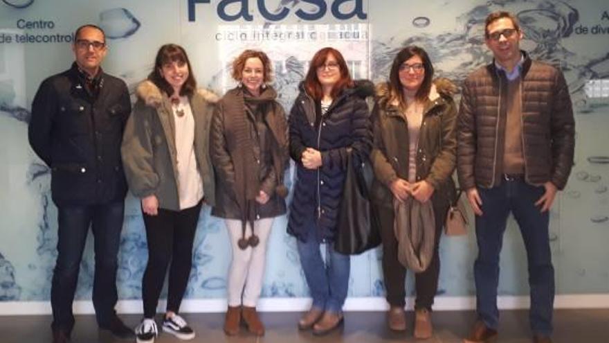 Alumnos durante la visita a las instalaciones de Facsa.