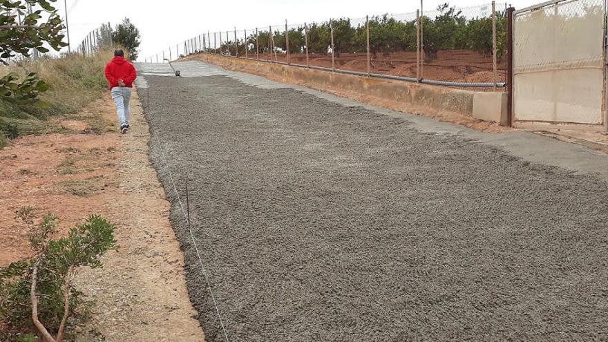 Las obras de acondicionamiento renuevan el Camí del Tir en Puçol