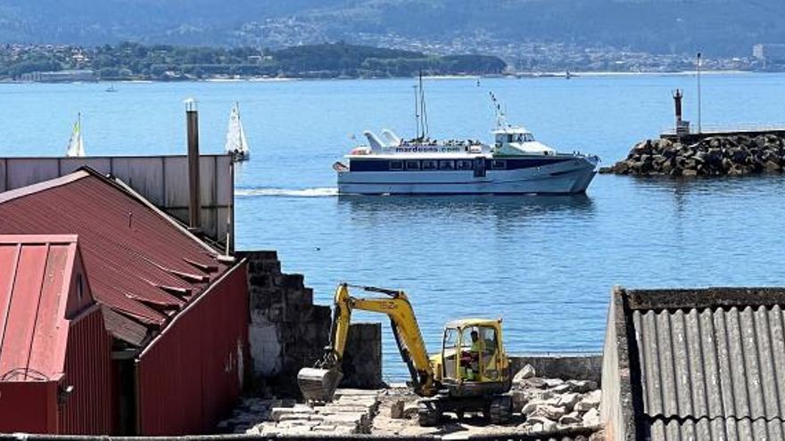 La demolición de muros en Ojea amplía el campo de visión sobre el mar. | // G.N.