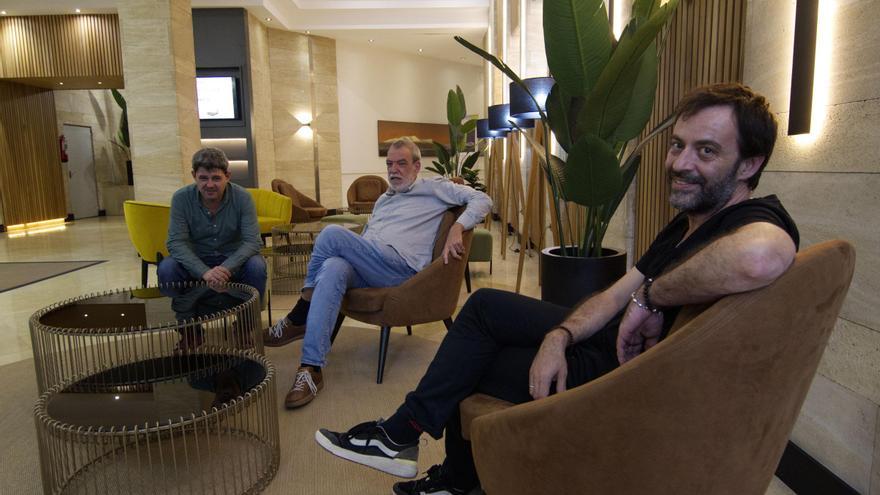 Carmen Mola, Manuel Vilas y Andrés Trapiello en la nueva temporada de Martes de libros