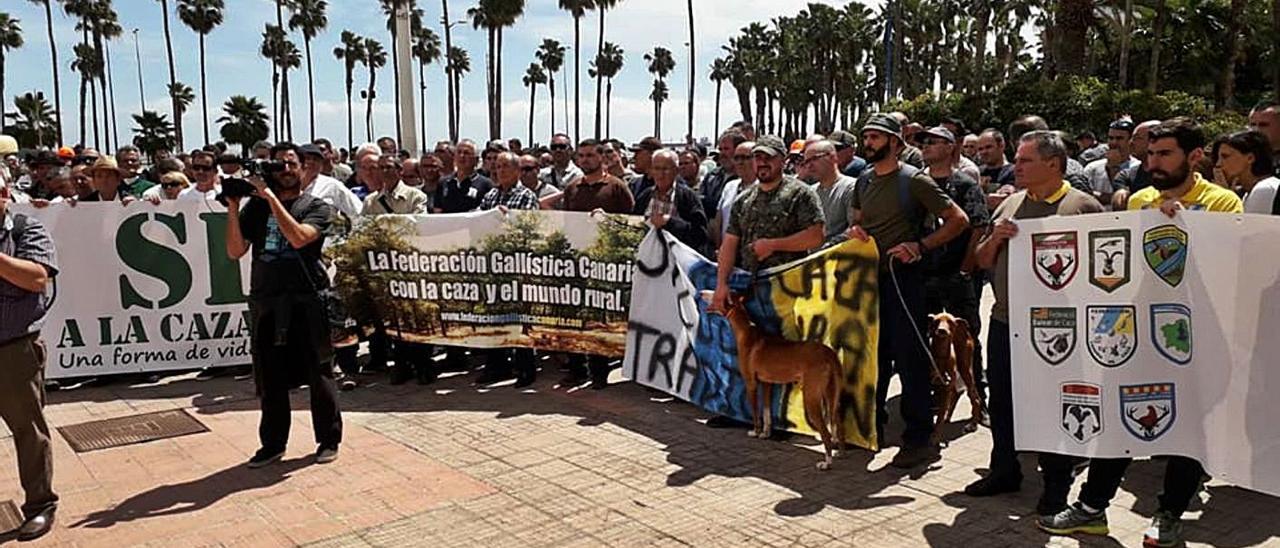 Manifestación de cazadores de la isla de Gran Canaria en abril de 2018. |