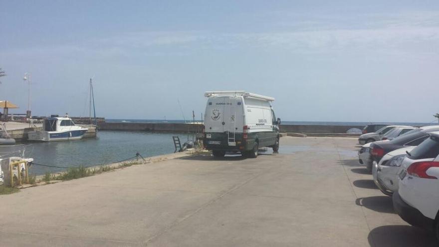 Efectivos de la Guardia Civil y Salvamento Marítimo se han desplazado al lugar donde ha desaparecido el buzo
