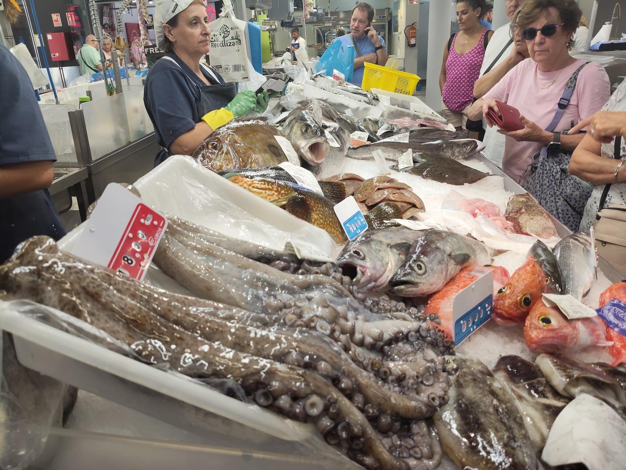 Pulpo gallego fresco a 18€/kilo la pasada semana en la plaza de Ribeira.