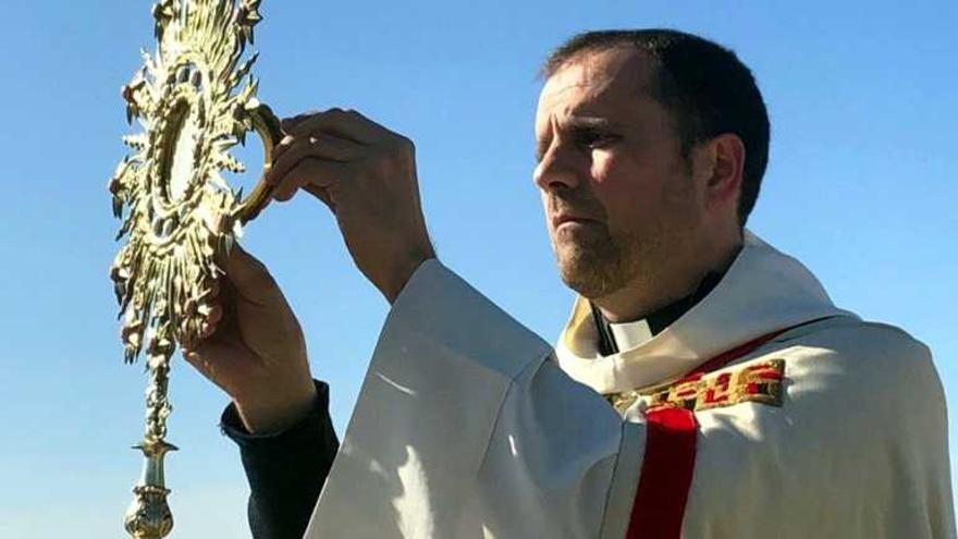 La nova feina del bisbe de Solsona: Xavier Novell es col·loca en una empresa d&#039;inseminació porcina