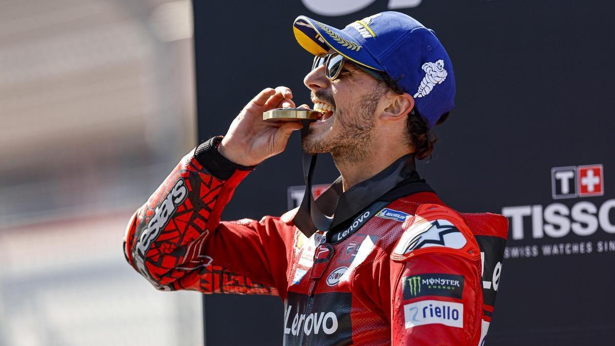 ’Pecco’ Bagnaia (Ducati) ha vuelto a morder hoy, en Australia, la medalla de oro del sábado.