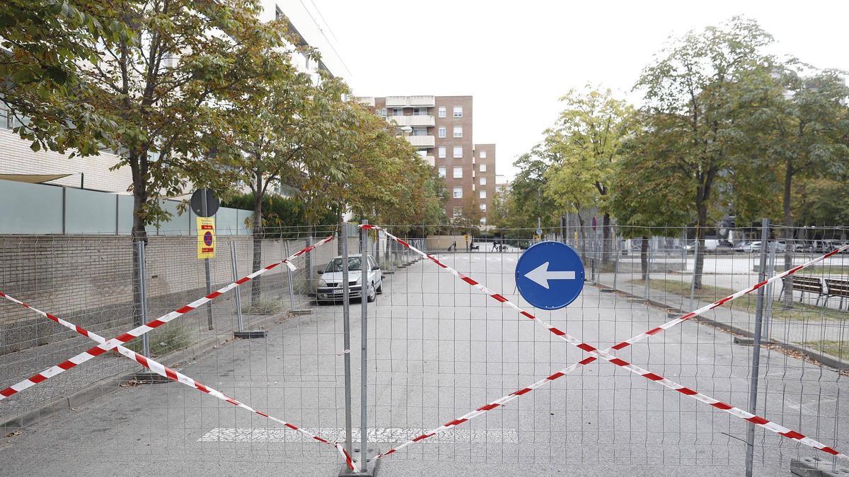 El carrer Narcís Blanch tancat per fer les obres.