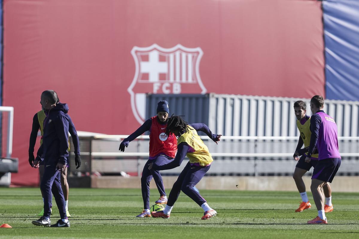 Raphinha y Jules Kounde, en la sesión de este viernes.
