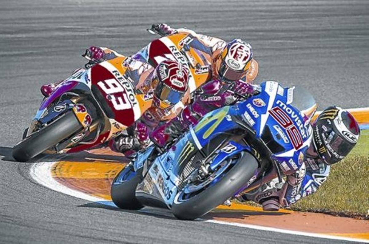 Curva hacia el título 8 Lorenzo, Márquez y Pedrosa, ayer en plena carrera en Cheste.