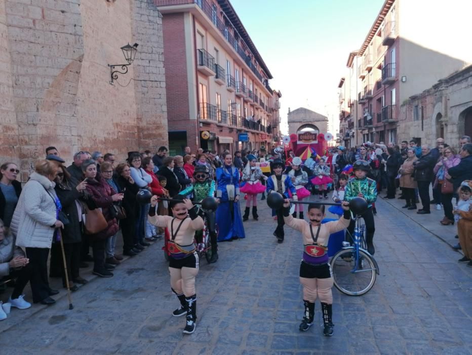 Desfile infantil de carnaval en Toro.