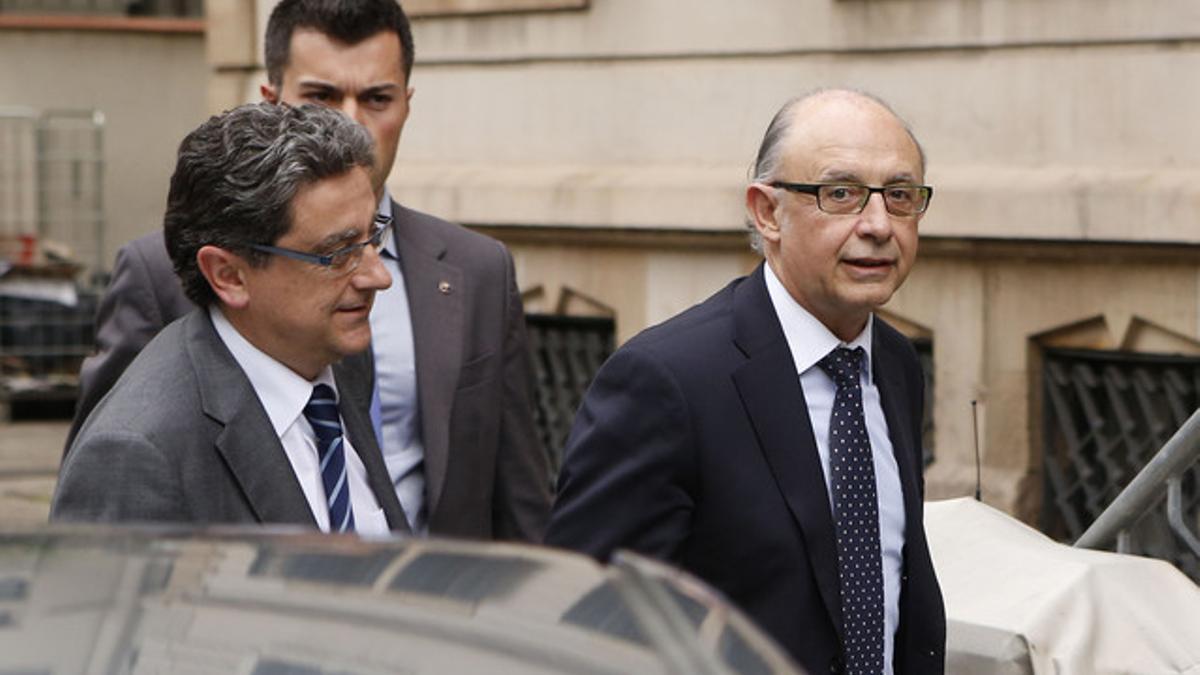 Montoro a su llegada a la delegación del Gobierno en Barcelona.