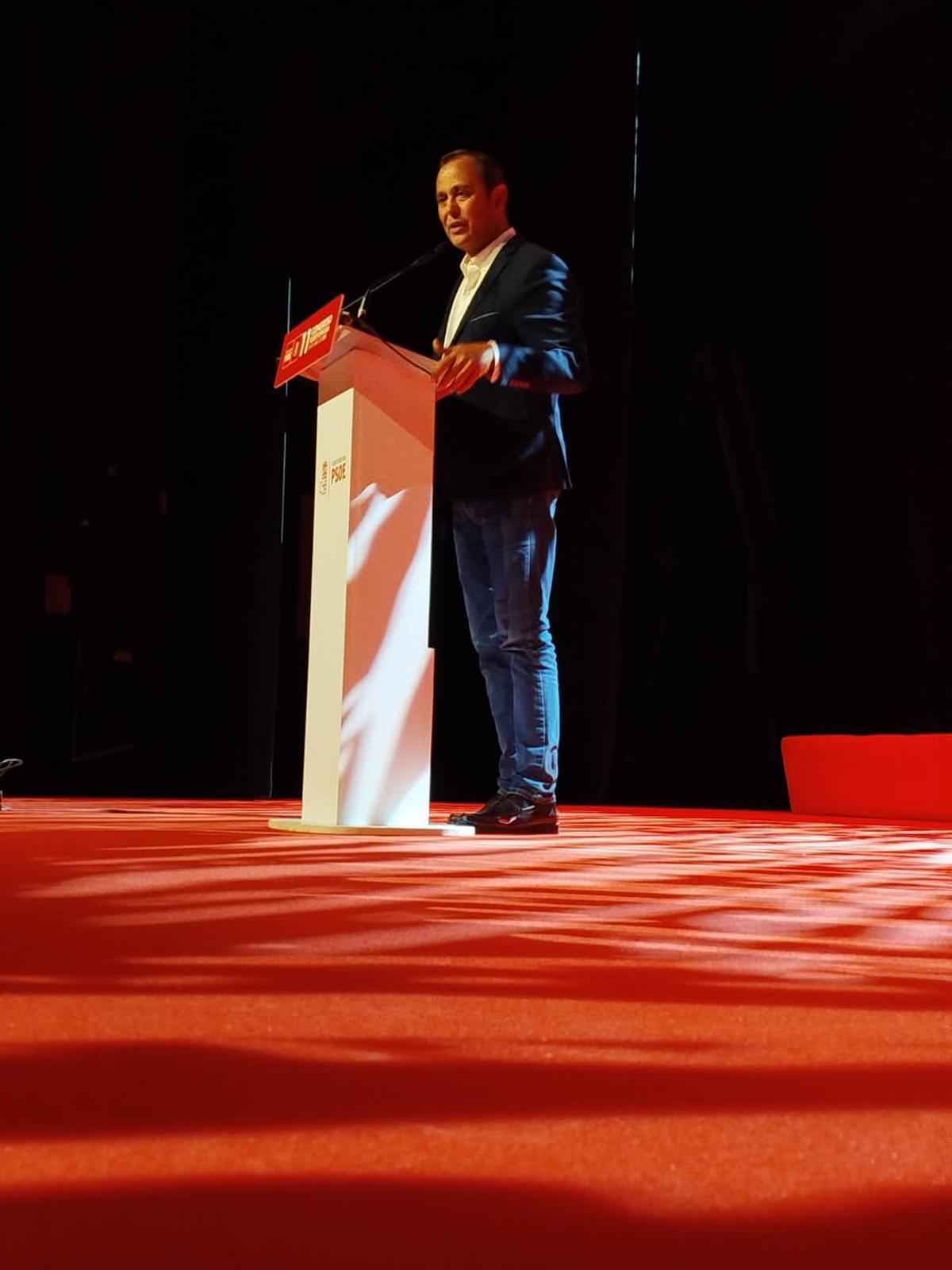 Blas Acosta, durante su intervención en el Congreso.