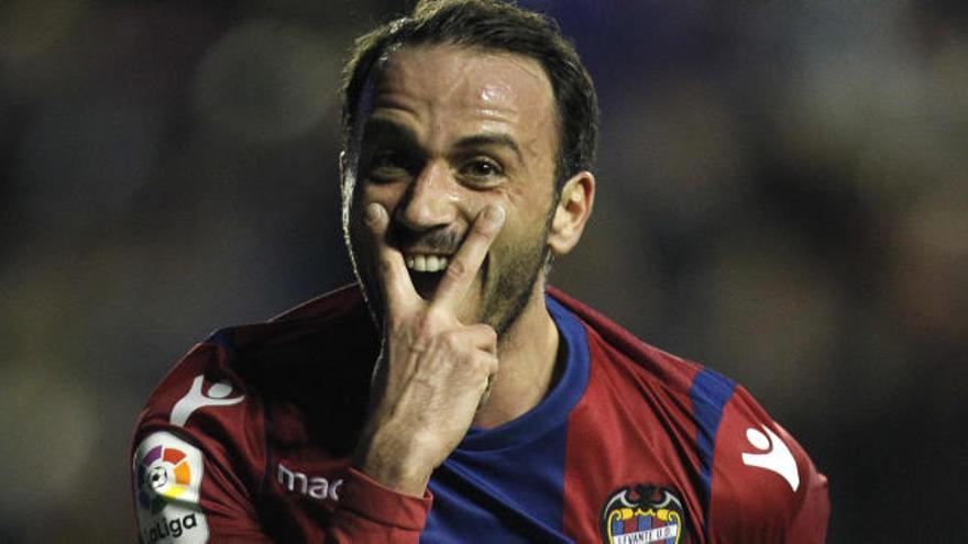 ¿Por qué Pazzini lo celebra así?