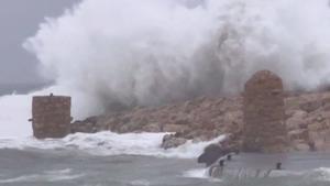 El temporal acaba amb un mort, rius al límit i destrosses a la Costa Brava