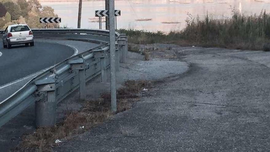 Parte antigua de la carretera en la incorporación de Isamil. // G.N.