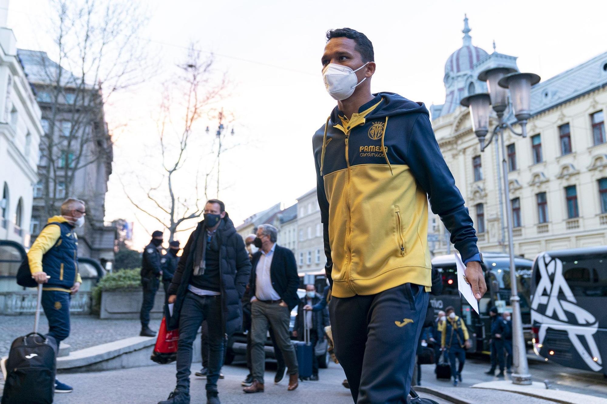 Los futbolistas del Villarreal, como Carlos Bacca --en la imagen--, no pueden salir del hotel de Zagreb.