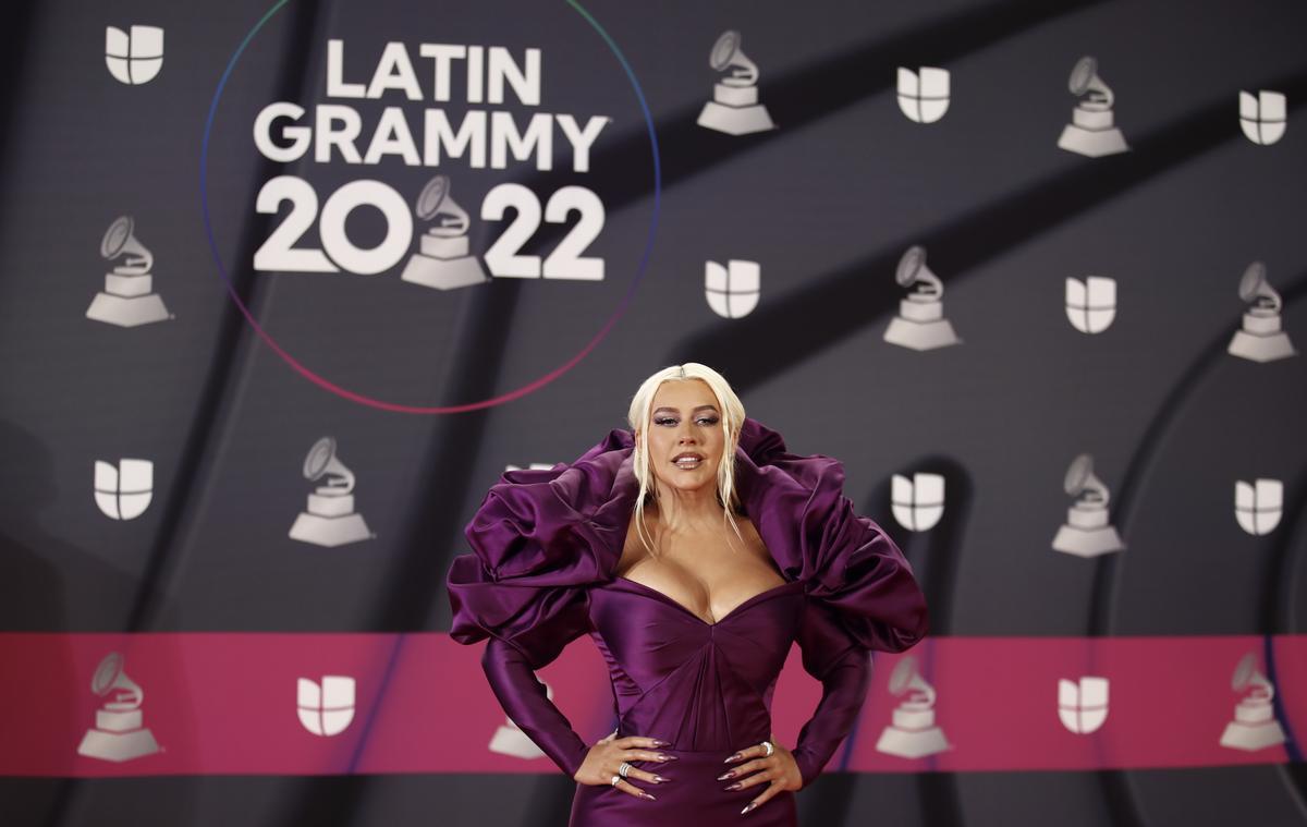 Las Vegas (United States), 17/11/2022.- US singer-songwriter Christina Aguilera arrives on the red carpet prior to the 23rd Annual Latin Grammy Awards at the Michelob Ultra Arena at Mandalay Bay in Las Vegas, Nevada, USA, 17 November 2022. The Latin Grammys recognize artistic and/or technical achievement, not sales figures or chart positions, and the winners are determined by the votes of their peers - the qualified voting members of the Latin Recording Academy. (Estados Unidos) EFE/EPA/CAROLINE BREHMAN