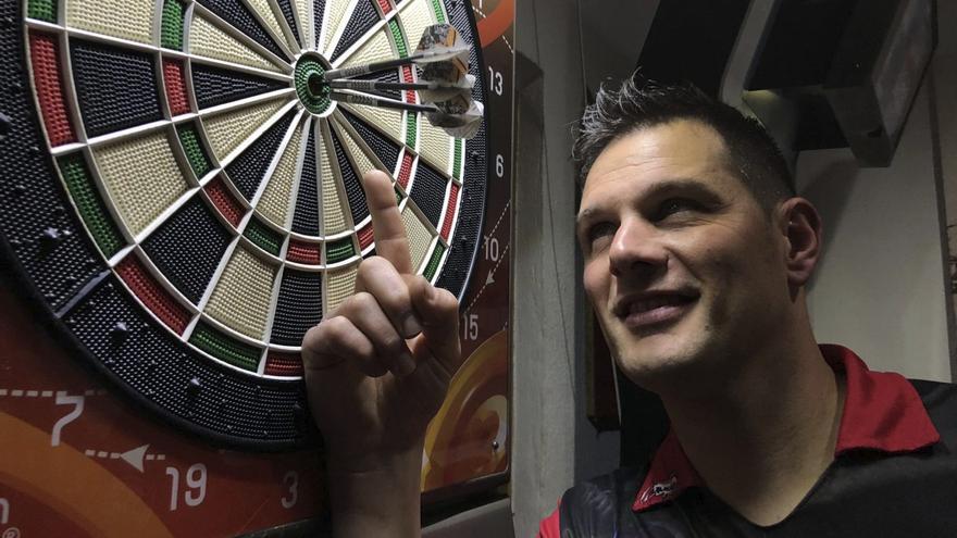 In Kneipen und bei regionalen Turnieren spielt Antonio Alcinas noch. Aus einer weiteren WM wird aber wohl nichts.  | FOTO: SEBASTIÁN TERRASSA