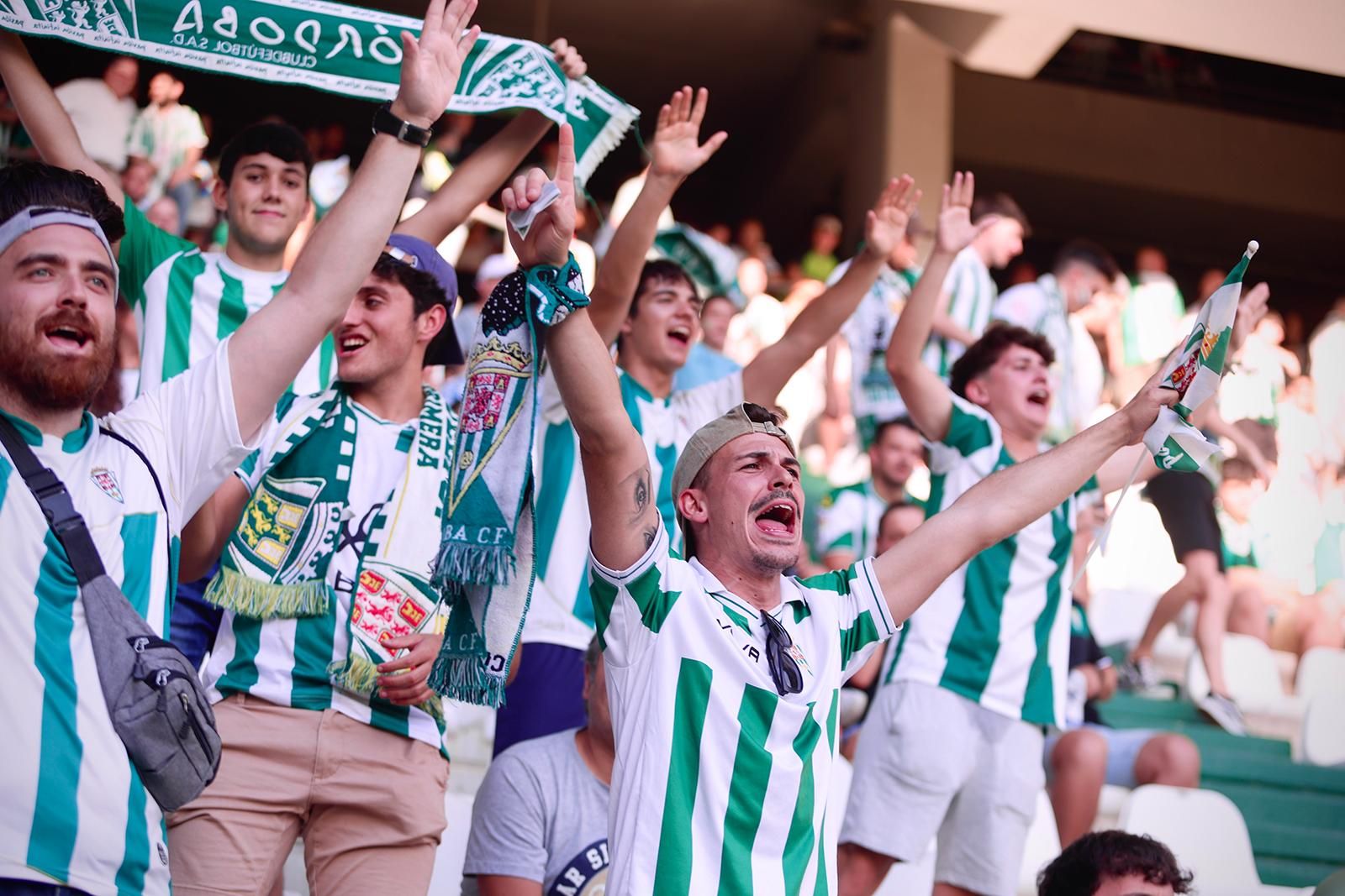 El Córdoba CF vuelve a Segunda / Las mejores imágenes de una noche para la historia