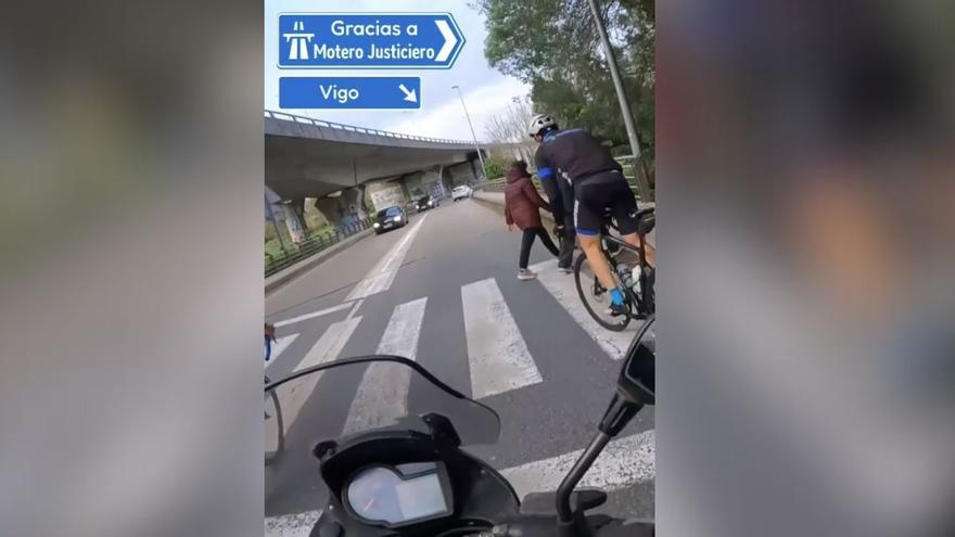 Nuevo encontronazo del &#039;motero justiciero&#039; de Vigo, esta vez con dos ciclistas