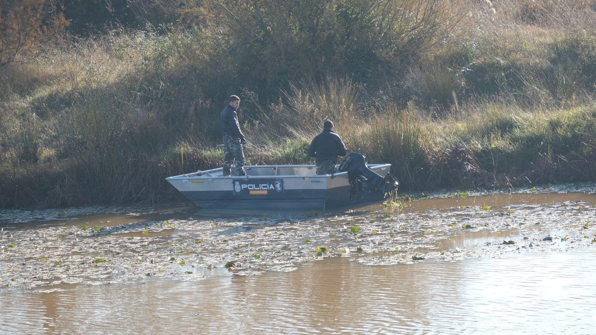 Los especialistas de buceo de los GEO retoman la búsqueda de Pablo Sierra en el Guadiana