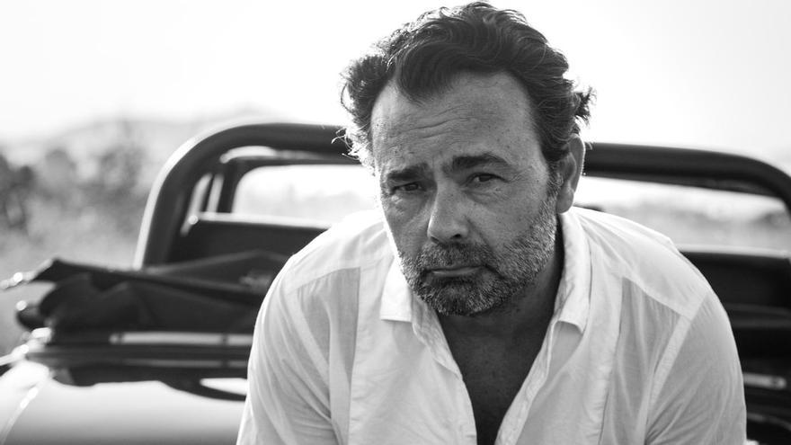 Sergio Villanueva presenta en Palma ‘Los adioses póstumos’ (Algaida Narativa, 2024).