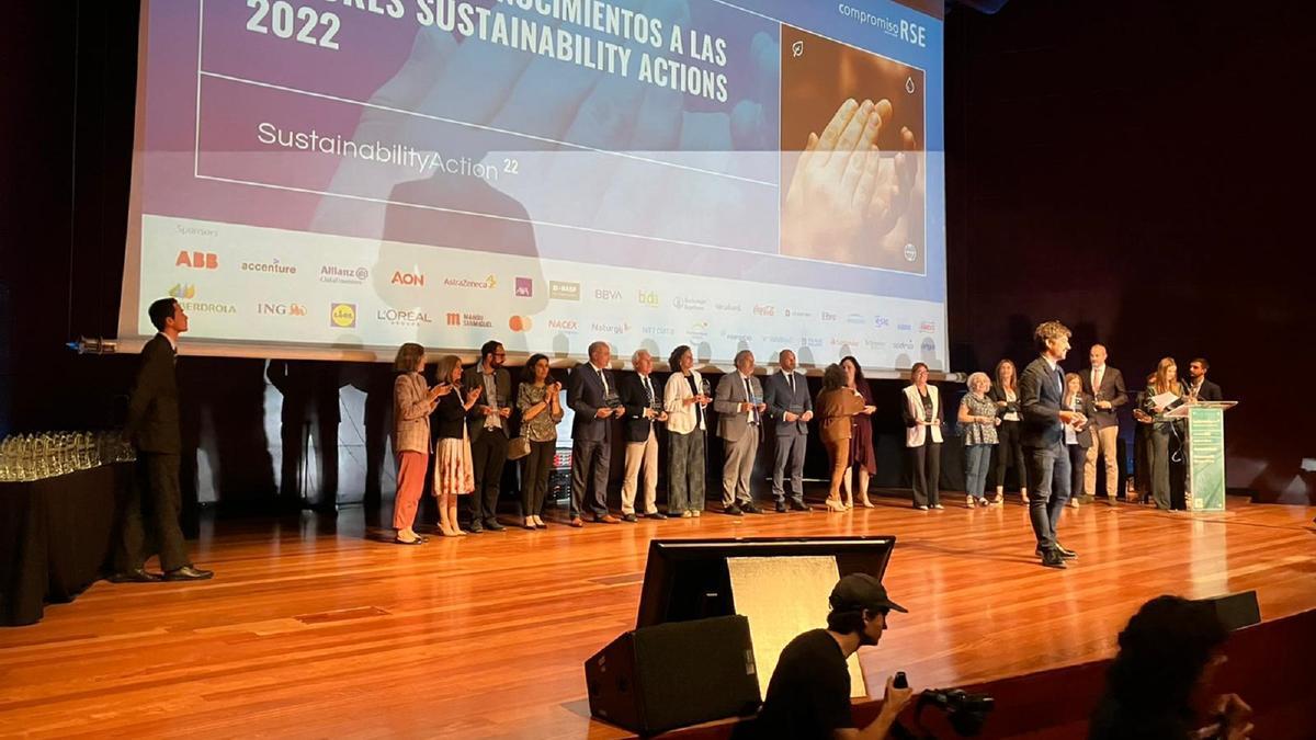 Foto de familia de los premiados.