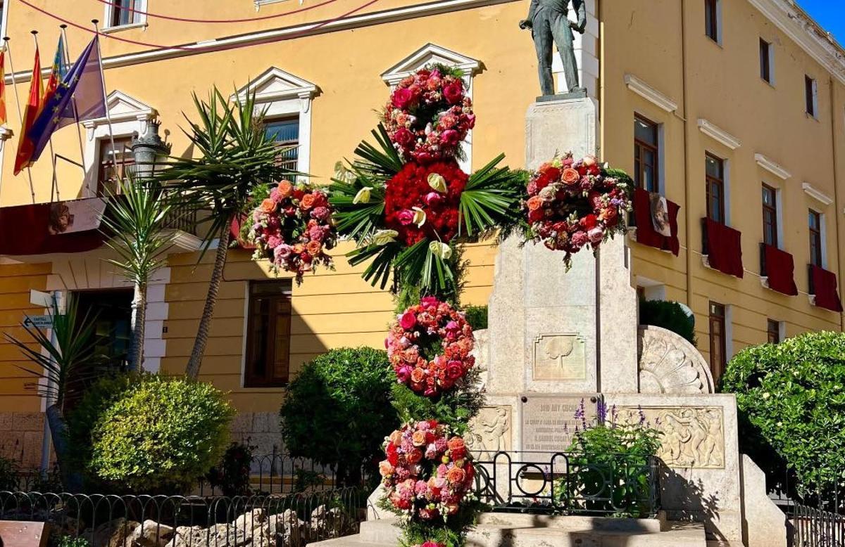 Cruz participante en la celebración del Concurso de Cruces de Mayo de Oliva