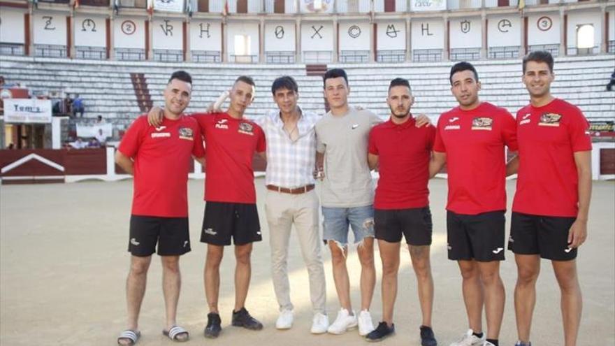 Noche de recortadores en la plaza de toros