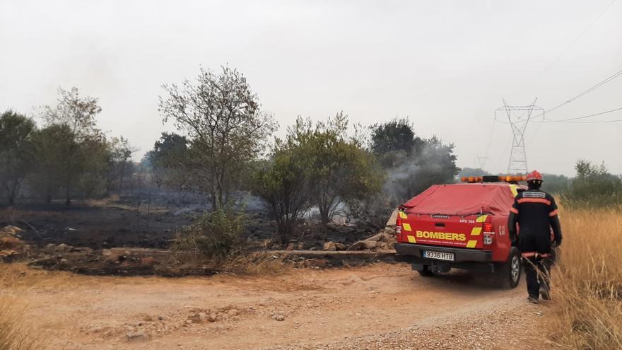 Extinguen un incendio en Vila-real durante la madrugada