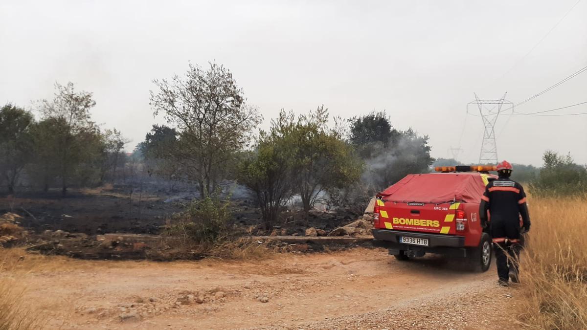 Imagen del incendio producido en Vila-real durante esta madrugada.