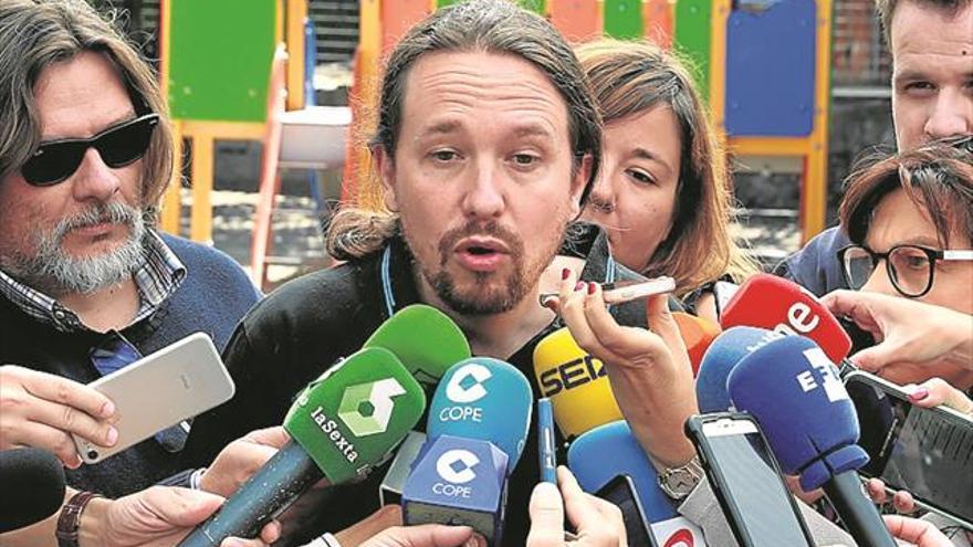 Iglesias se hunde en vísperas de su negociación con Sánchez