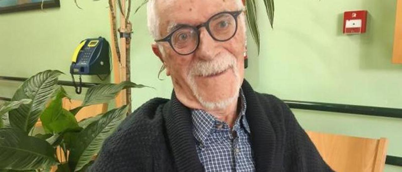 Bernardino Graña en la residencia de Nigrán, en la que vive. | //