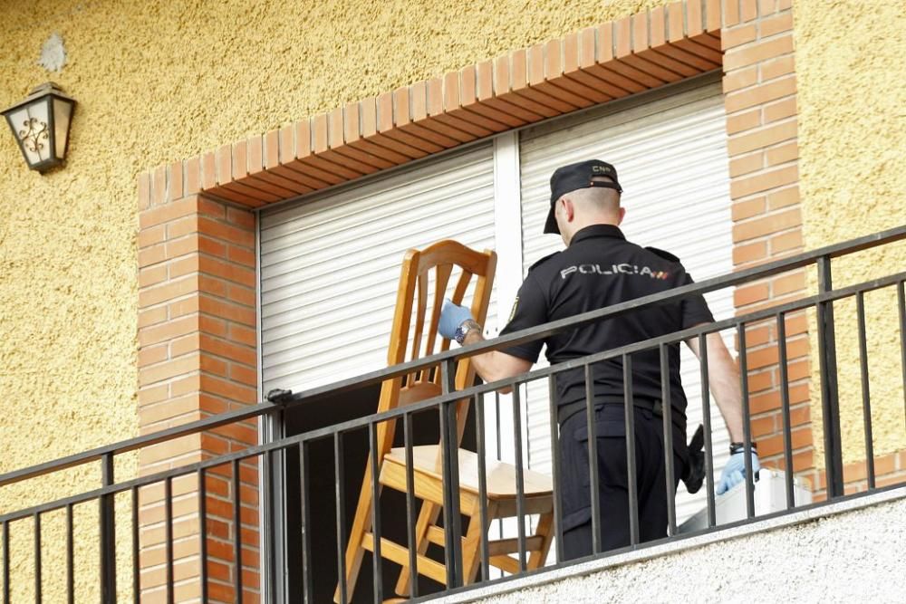 Le pegan un tiro en el cuello para robarle en su casa de Zarandona