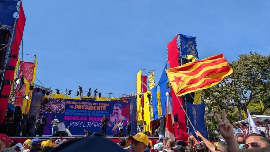 Una delegación de la CUP y la Esquerra Independentista viaja a Venezuela para apoyar a Maduro