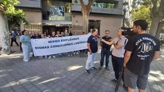 El personal laboral del Hospital de la Ribera se moviliza contra la Conselleria de Sanidad por el bloqueo de su convenio