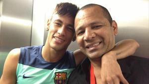 Los Neymar vinieron al Barça por pasta y se van al PSG por pasta